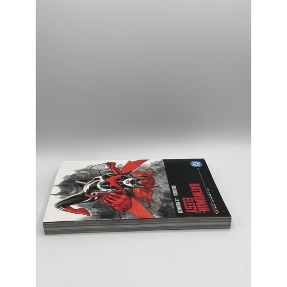Batwoman: Elegy DC Compact Comics Edition TPB - Greg Rucka JH Williams III - Picture 7 of 16